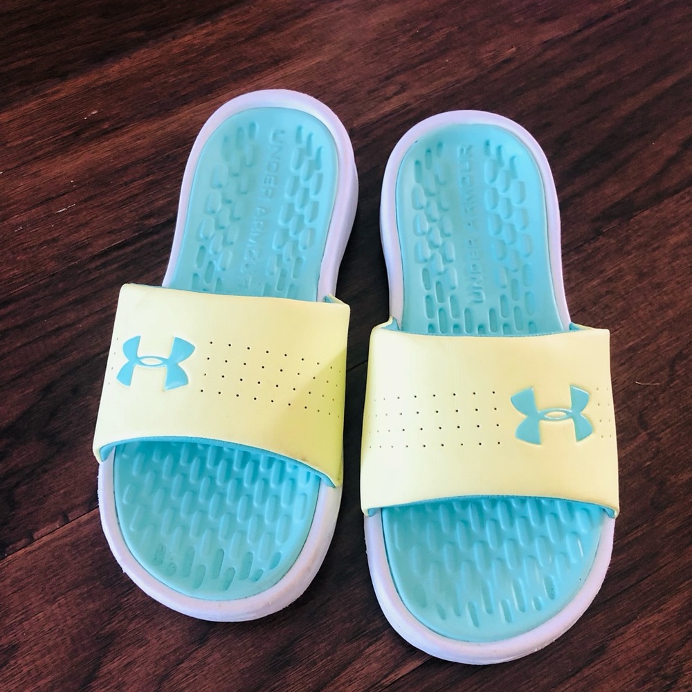 Girls Under Armour Slides size 5